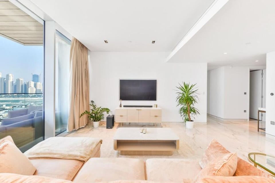 Contemporary & Spacious 2 BR in Bluewaters Island Apartment in Dubai