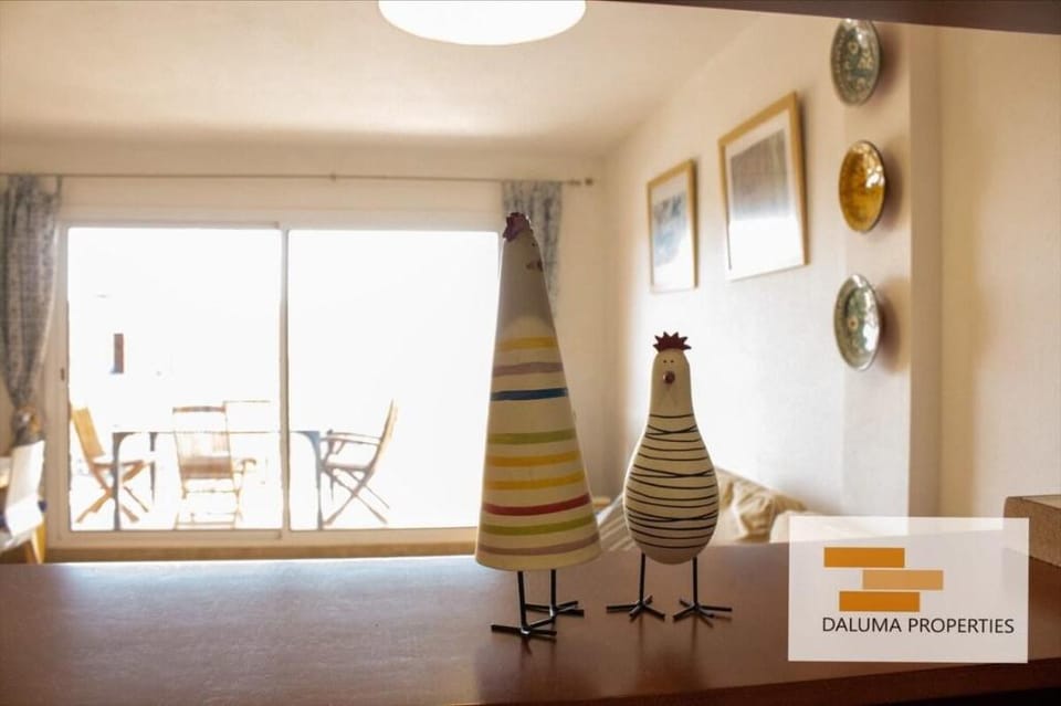Beautiful apartment  with pool, parking and wifi Vacation rental in Alt Empordà