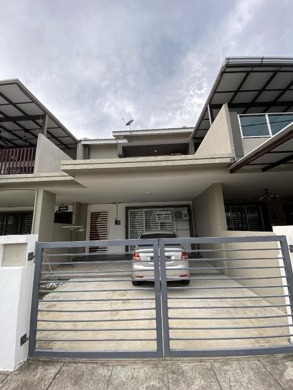 Safiyya Homestay, Bertam. With Kids Playroom Vacation rental in Penang