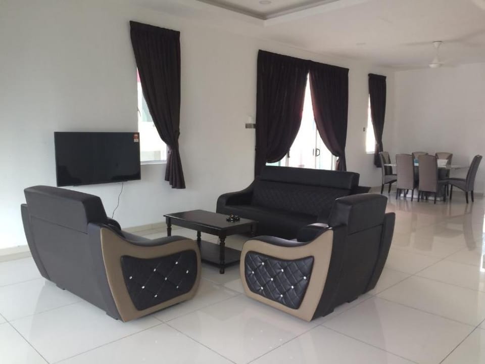 Kiara Villa Homestay  (3 Storey Semi-D) Villa in Port Dickson
