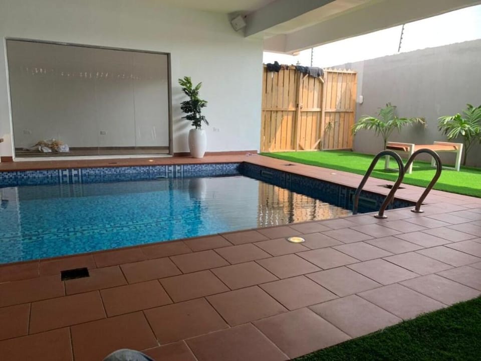 Two Bed Home with Superfast Wifi  & 24x7 Security Apartment in Lagos, Nigeria