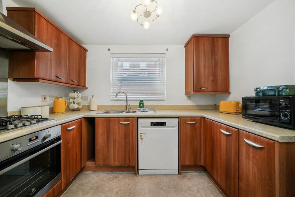 Stylish 2 Bedroom 2 Bathroom Apartment Apartment in Aylesbury Vale