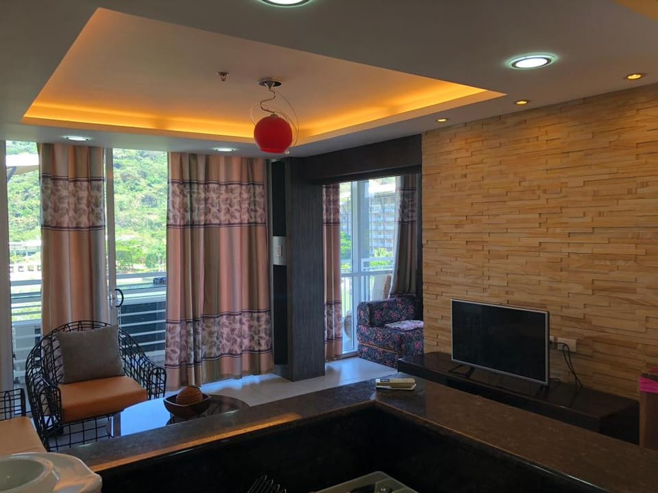 Two-bedroom Pico de Loro Resort Apartment in Nasugbu