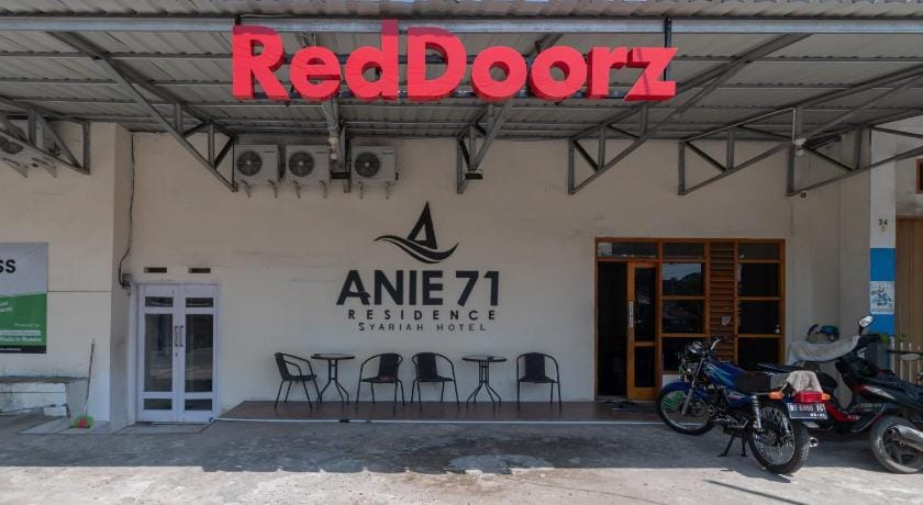 OYO 1335 Anie 71 Residence Hotel in Indonesia