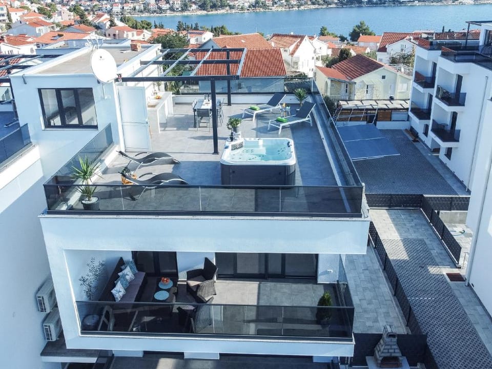 Penthouse Adriatic Blue Apartment in Okrug Gornji