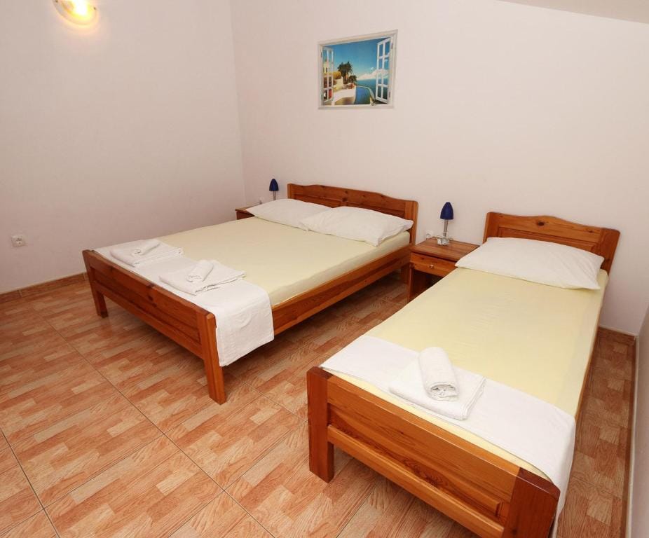 Pansion Ivan, Sucuraj Apartment in Dubrovnik-Neretva County