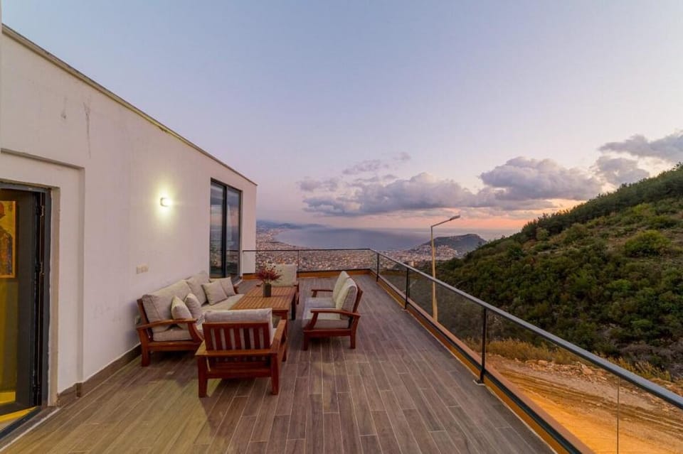 City and Sea View Pool Lüx Villa Villa in Alanya