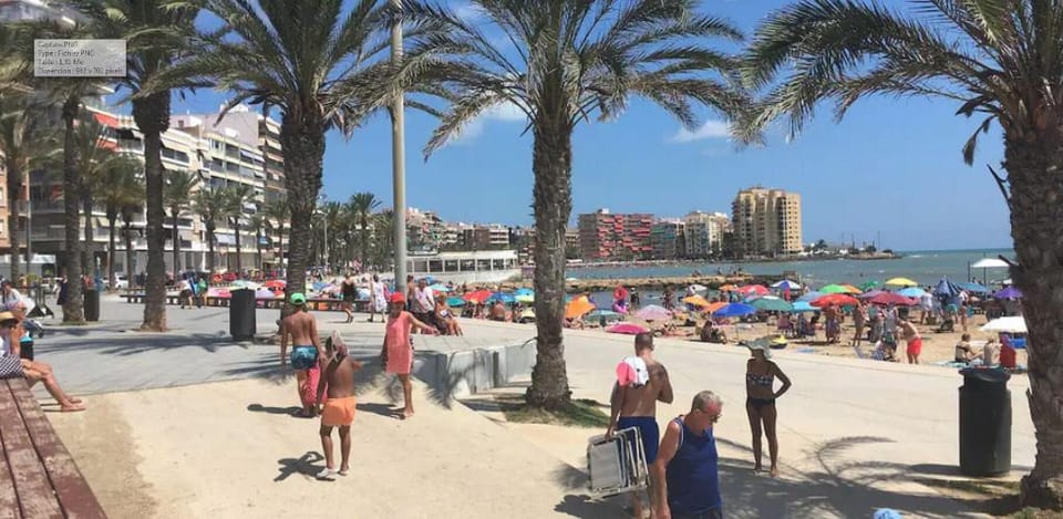 Apartment very well located, 450 meters from Playa del Cura with swimming pool Apartment in Torrevieja