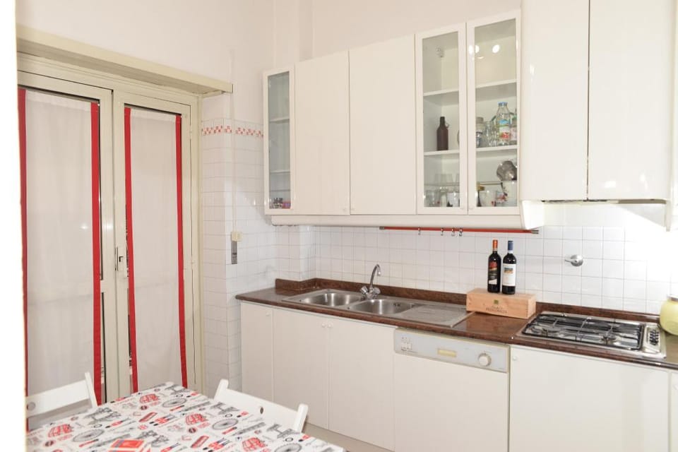 Emilios Home Entire Apartament up to 7 people Apartment in Rome