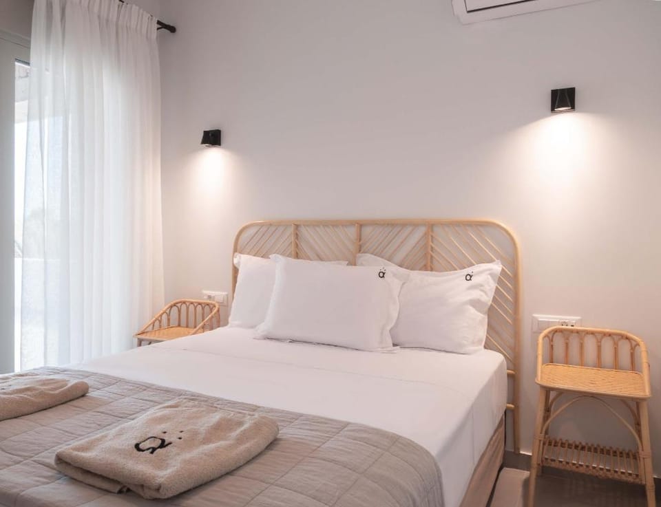 Stylish 4-bed Beachside Private Villa Alati  Villa in Rhodes, Greece