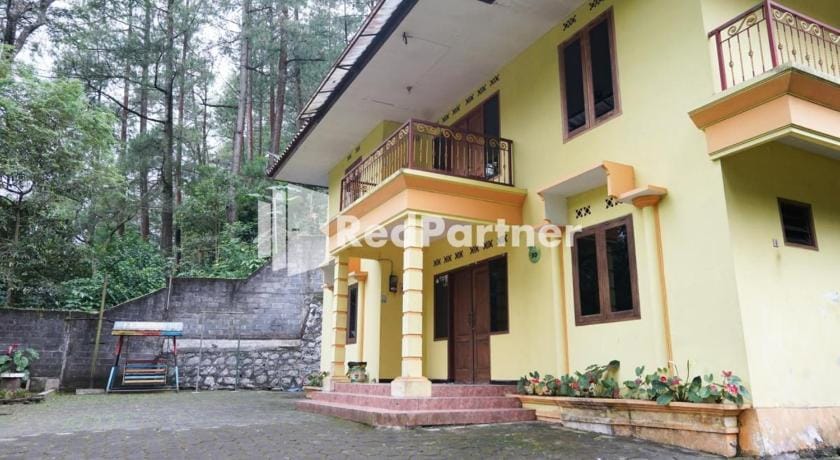 Villa Handayani Songgoriti RedPartner Hotel in Batu