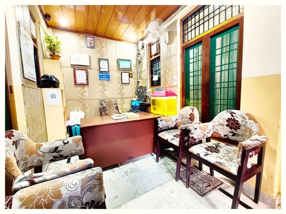 Goroomgo Shah Guest House Near Mall Road Nainital Hotel in Uttarakhand