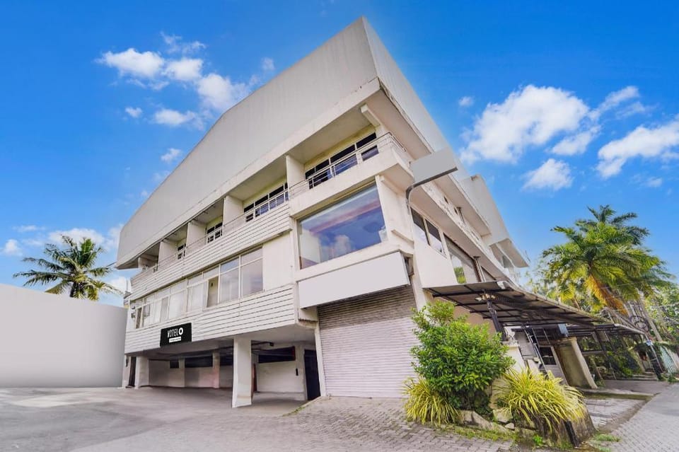 Hotel O Vazhakkala Hotel in Kochi