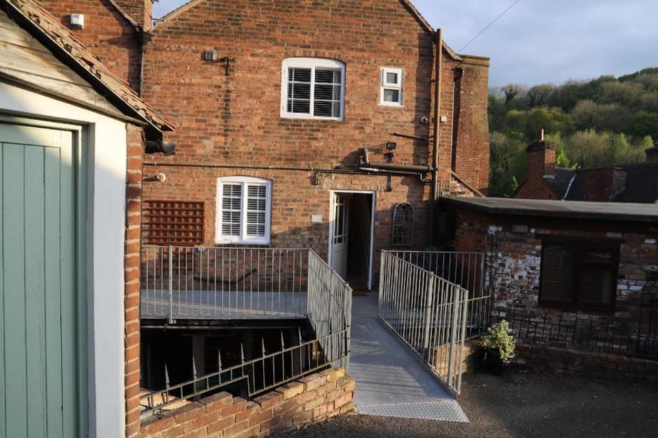 Bridgeside Rooms Hotel in Tontine Hill