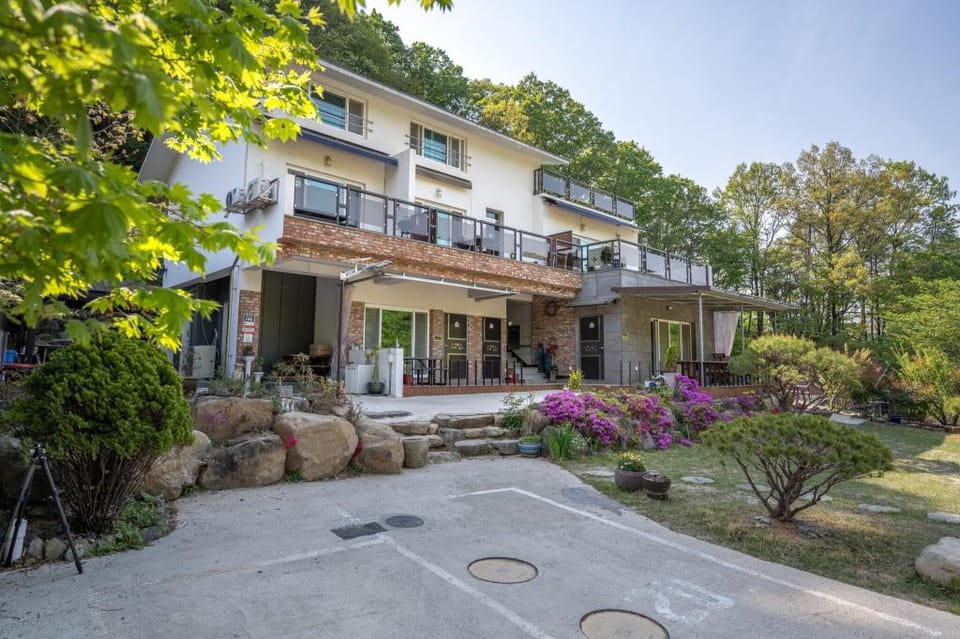 Ulsan Daeunsan Kaegok Pension Bed and Breakfast in South Korea