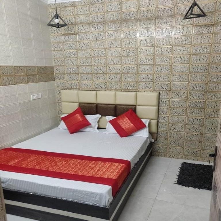 Goroomgo Punjabi Niwas Amritsar Apartment in Punjab, India