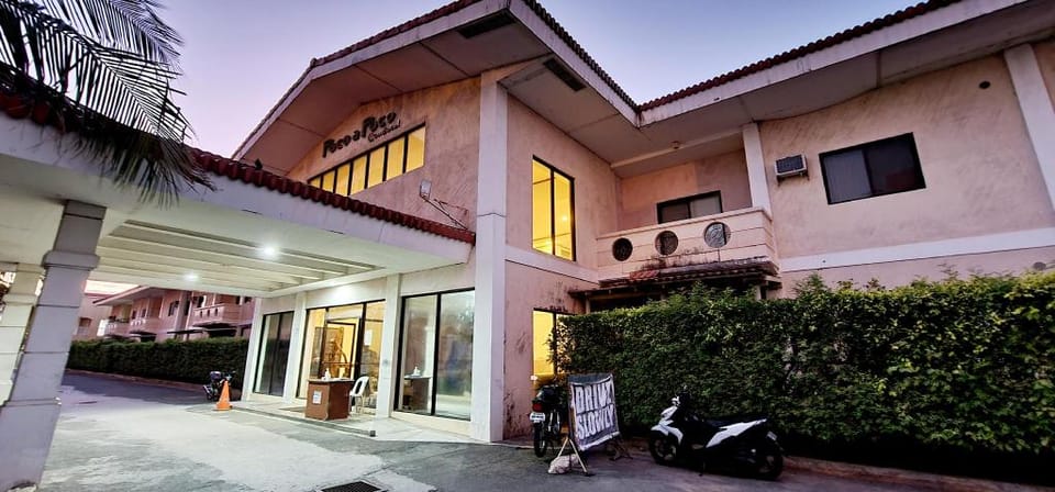 One (1) bedroom condo unit with Common Pool Vacation rental in Subic