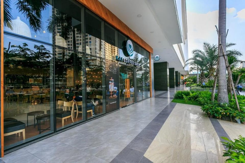 LaLa Apartments - Infinity pool and Gym Apartment in Ho Chi Minh City