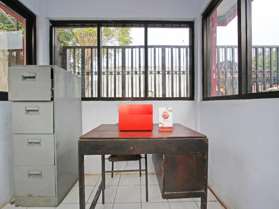 OYO 91476 Srikaya Hotel 3 Hotel in Indonesia