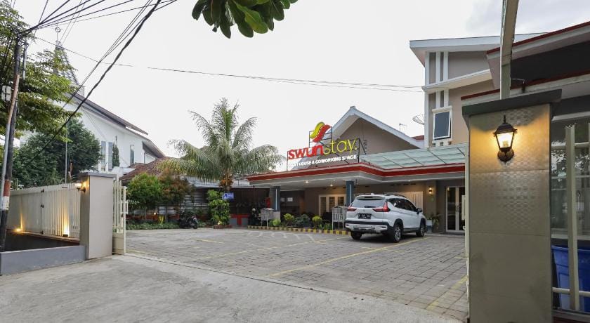 RedDoorz Plus @ Swun Stay Raya Langsep Hotel in East Java