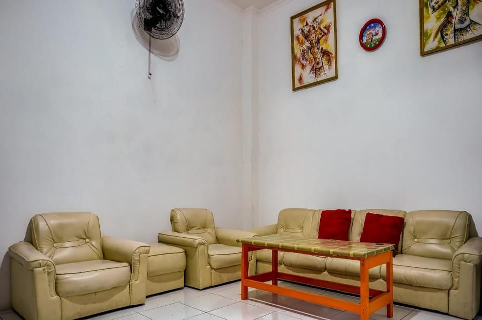 OYO 90939 Guesthouse Yansen Residence Hotel in West Java