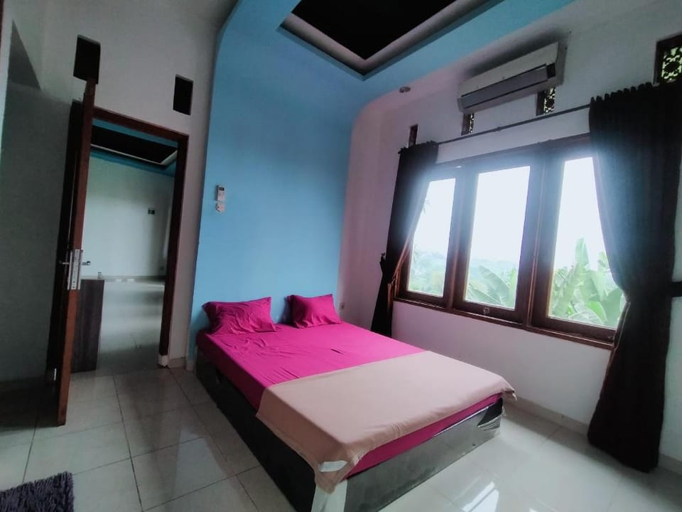 VILLA HC2 Vacation rental in Cisarua