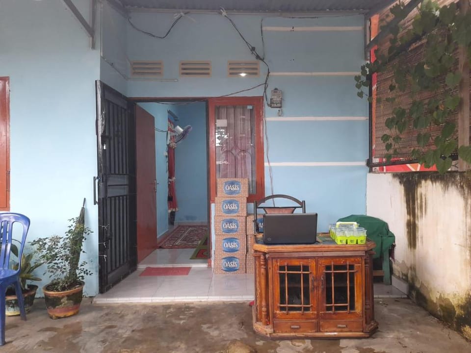 SPOT ON 91312 Kost Arfa Hotel in Indonesia