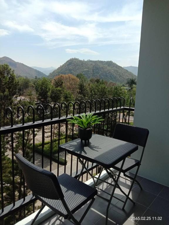 Center Khaoyai/Pool+MoutianView/Newroom max6pax Apartment in Laos