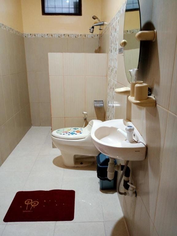 P21(Compertebel Room Near Margo city) Vacation rental in West Java