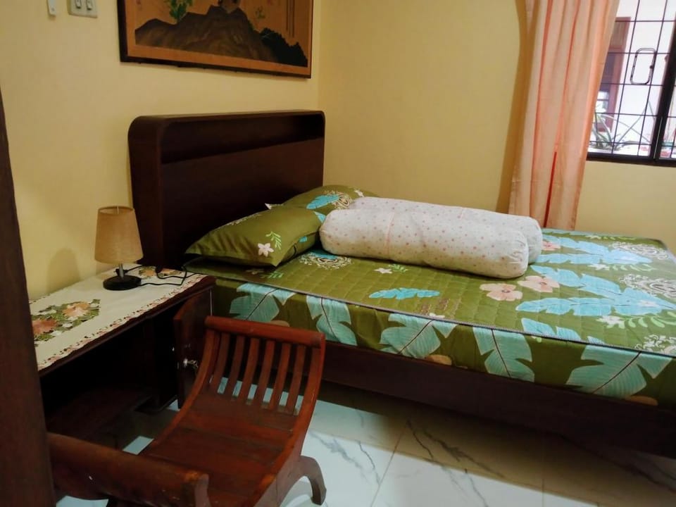 P21(Compertebel Room Near Margo city) Vacation rental in West Java