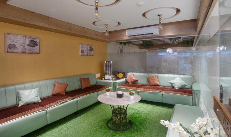 Treebo Urban, 1 Km From Railway Station Hotel in Ahmedabad