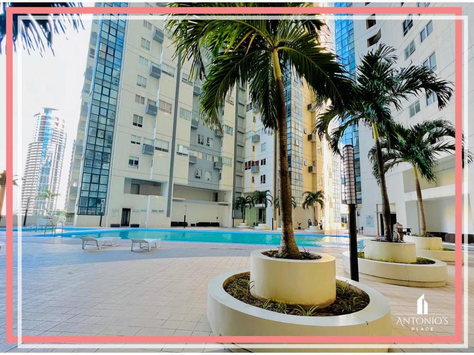 Panoramic View 1BR Loft | WIFI & Netflix | BGC Apartment in Makati