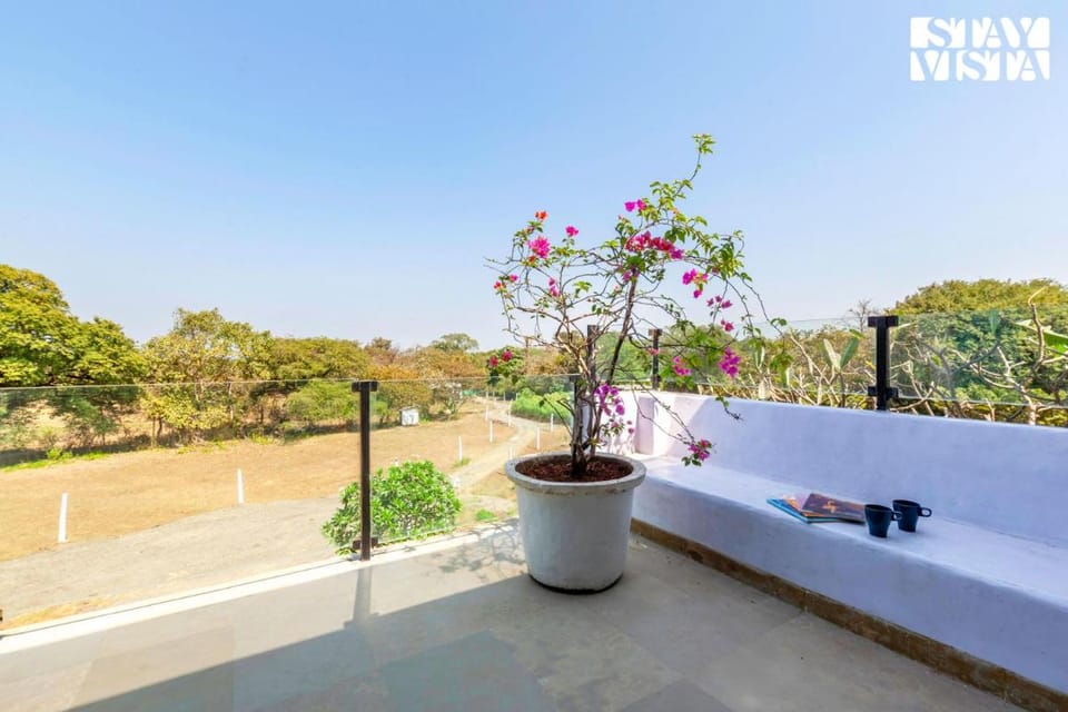 StayVista's House Below The Hill - A stylish Mountain-view villa with Pool and Games room Villa in Maharashtra