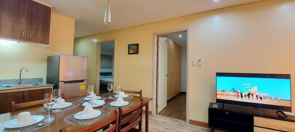 Two (2) bedroom condo unit with common pool Vacation rental in Subic