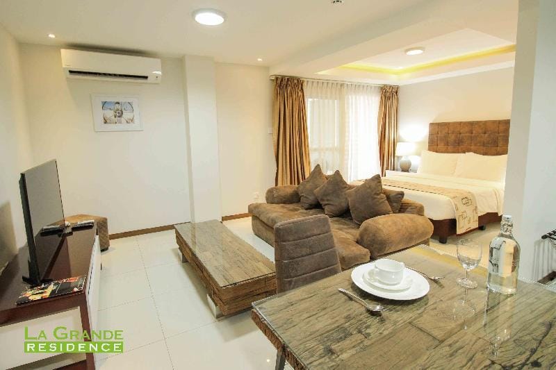 La Grande Residence- Grand Studio 1 Apartment in Angeles
