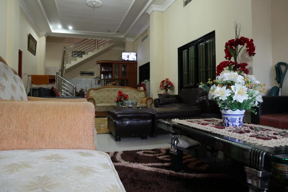 OYO 90982 D'rizs Homestay Hotel in West Sumatra, Indonesia
