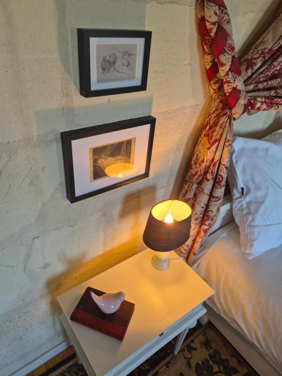 Chambre Merlot, piscine et spa, proche St Emilion Bed and Breakfast in Nouvelle-Aquitaine