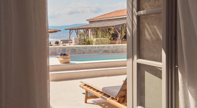 MANDRAKI BEACH RESORT Hotel in Islands