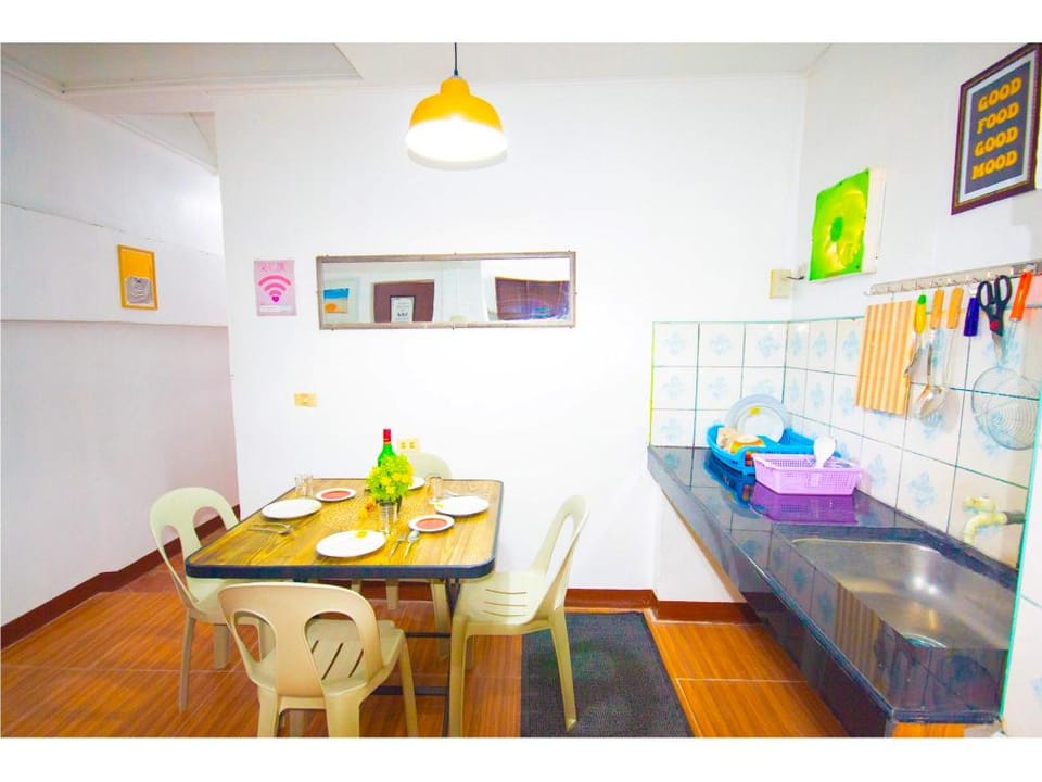 Family 2 Bedroom Apartment, Olongapo City Apartment in Olongapo