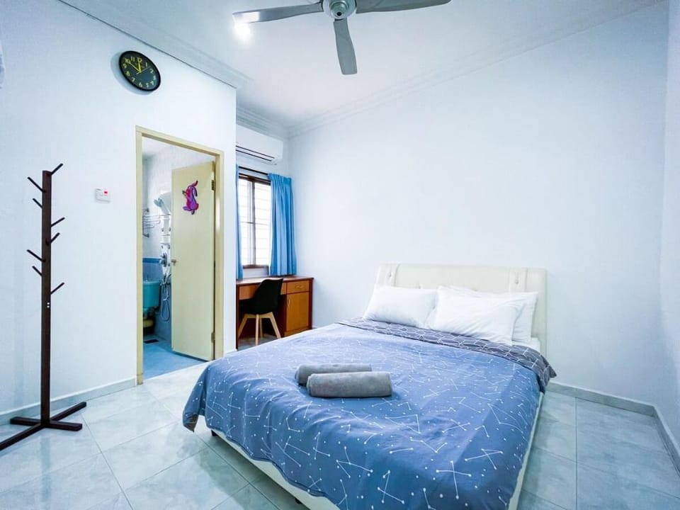 Tupai Mas Semi-D  4BR 2mins to LakeGarden & Zoo Vacation rental in Perak