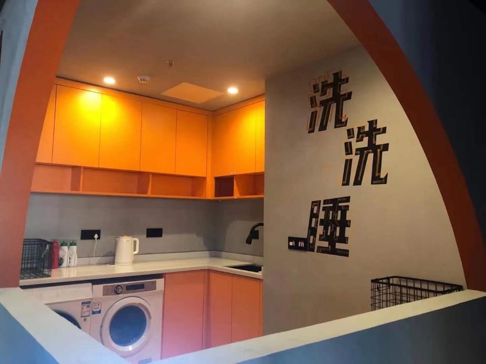 Banana Design Hotel Shenzhen Minzhi Branch 香蕉宿设计酒店（民治店） Hotel in Hong Kong