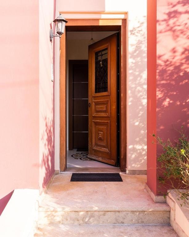 Coastline Spacious Maisonette near Athens Air-Port Apartment in East Attica Regional Unit, Greece
