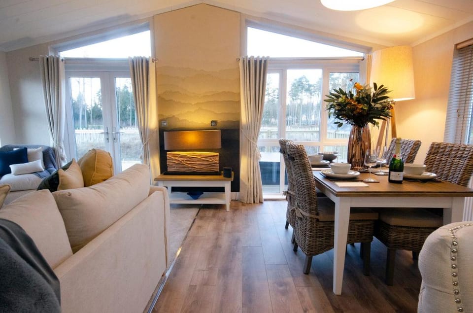 Hollicarrs - The Rushes Lodge in Selby
