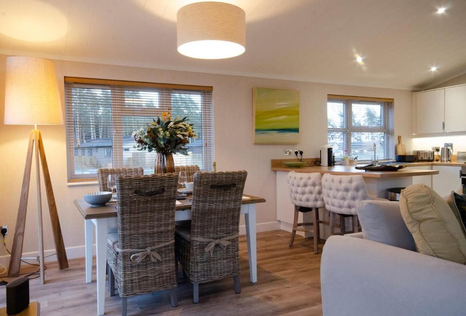 Hollicarrs - The Rushes Lodge in Selby