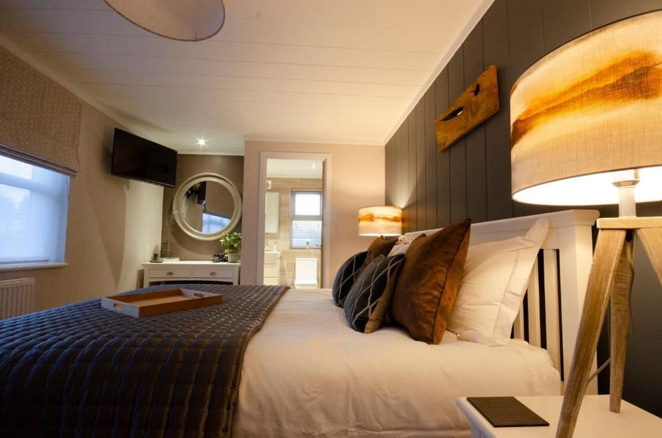 Hollicarrs - The Rushes Lodge in Selby