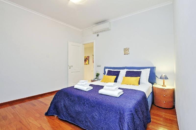 Luxury 2 Bed Flat - Close To Vatican Apartment in Rome