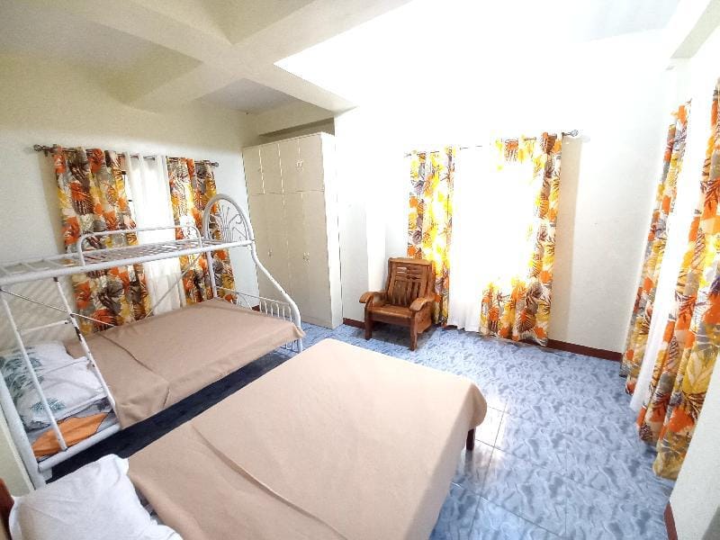 Elle's place (entire apartment with free parking) Apartment in Baguio