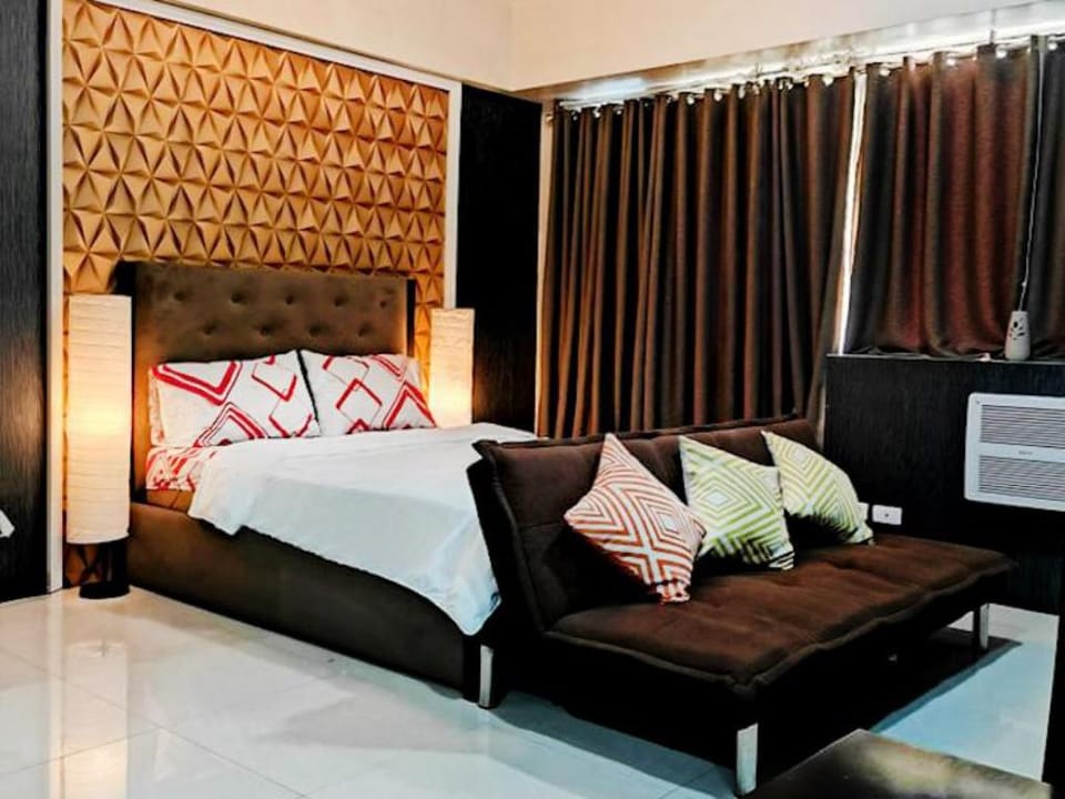 One Palm Tree Villas Newport City Unit 2 Apartment in Pasay