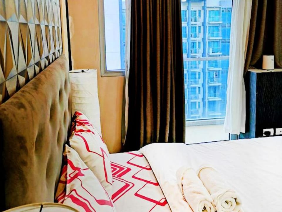 One Palm Tree Villas Newport City Unit 2 Apartment in Pasay