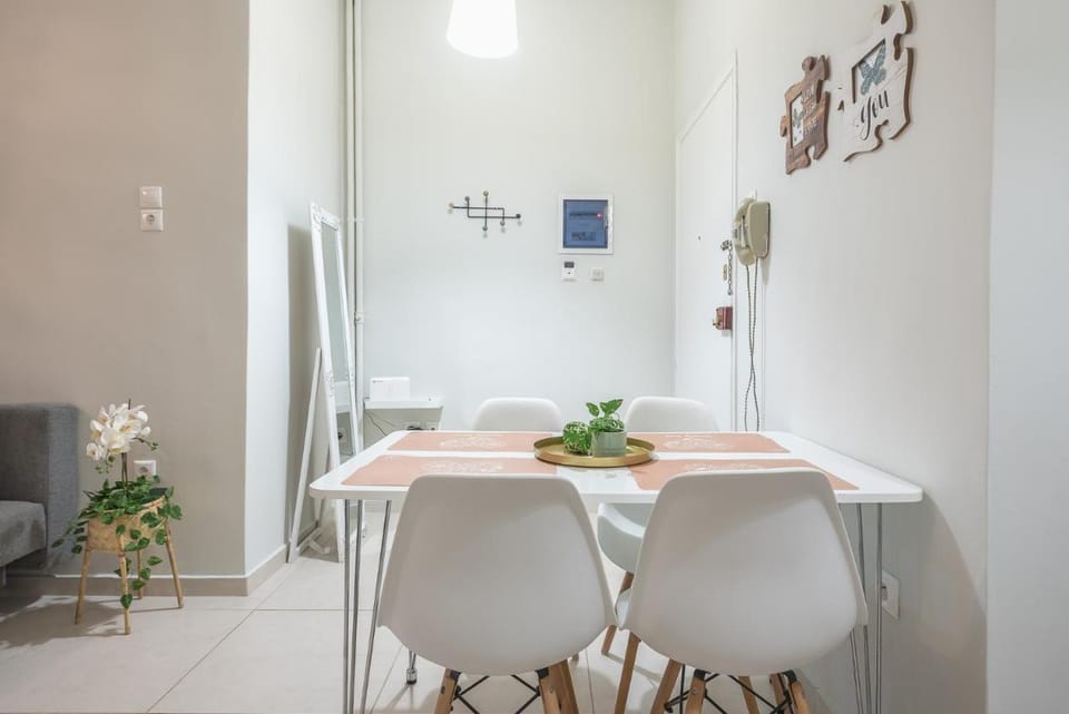 Erythros Boutique Suite By Cloudkeys Apartment in Athens